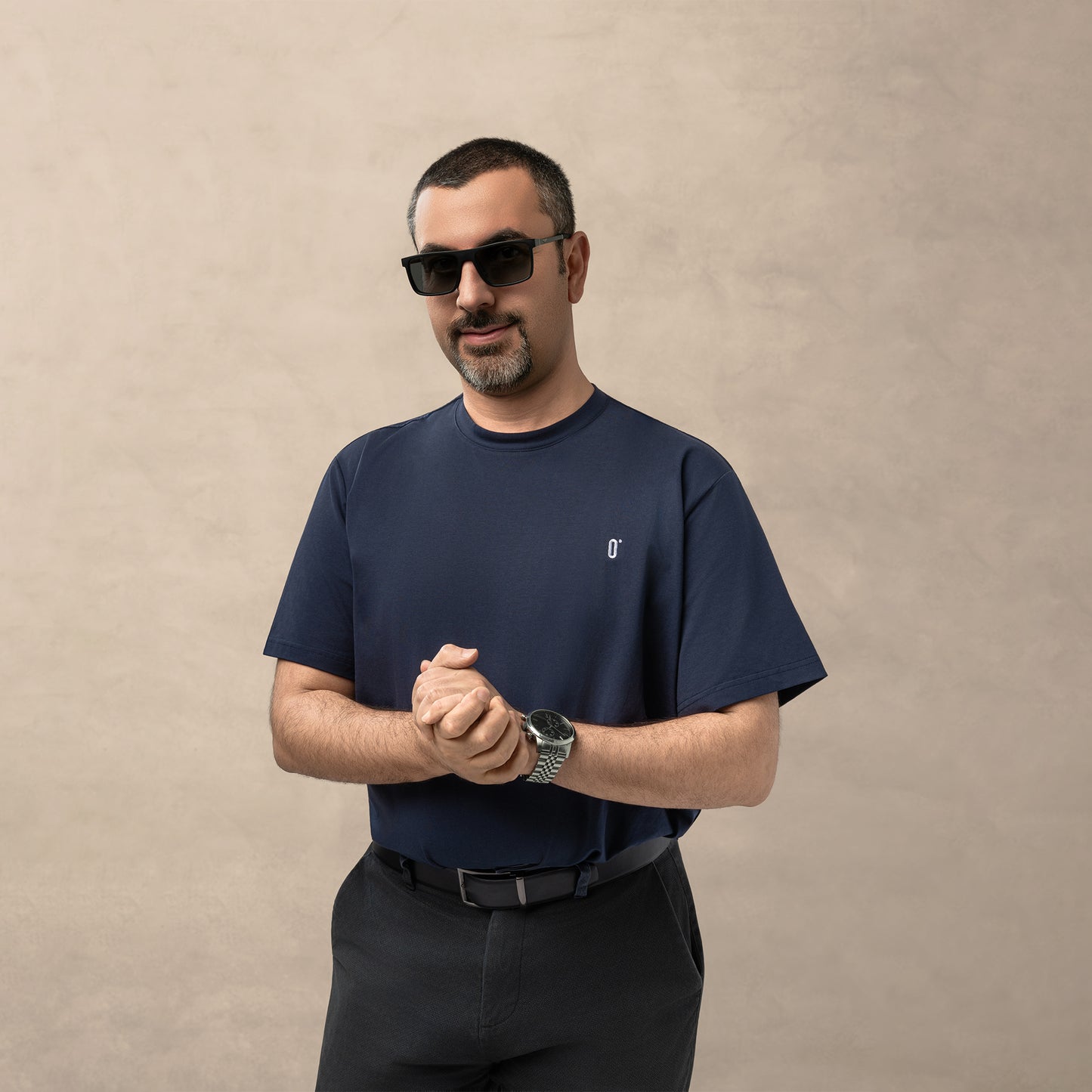 تي شيرت OPT الكلاسيكي باللون الكحلي