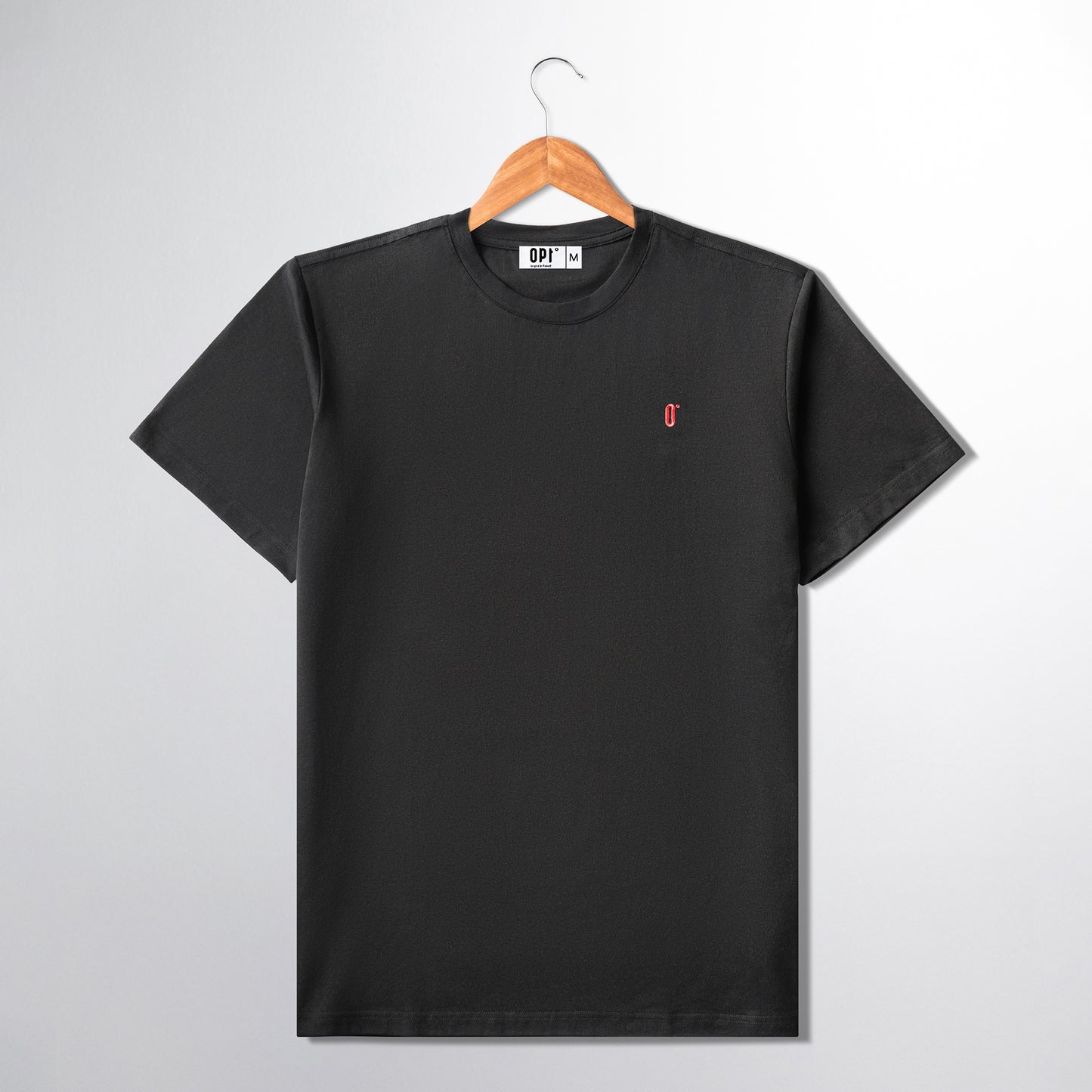 تي شيرت OPT الكلاسيكي باللون الأسود